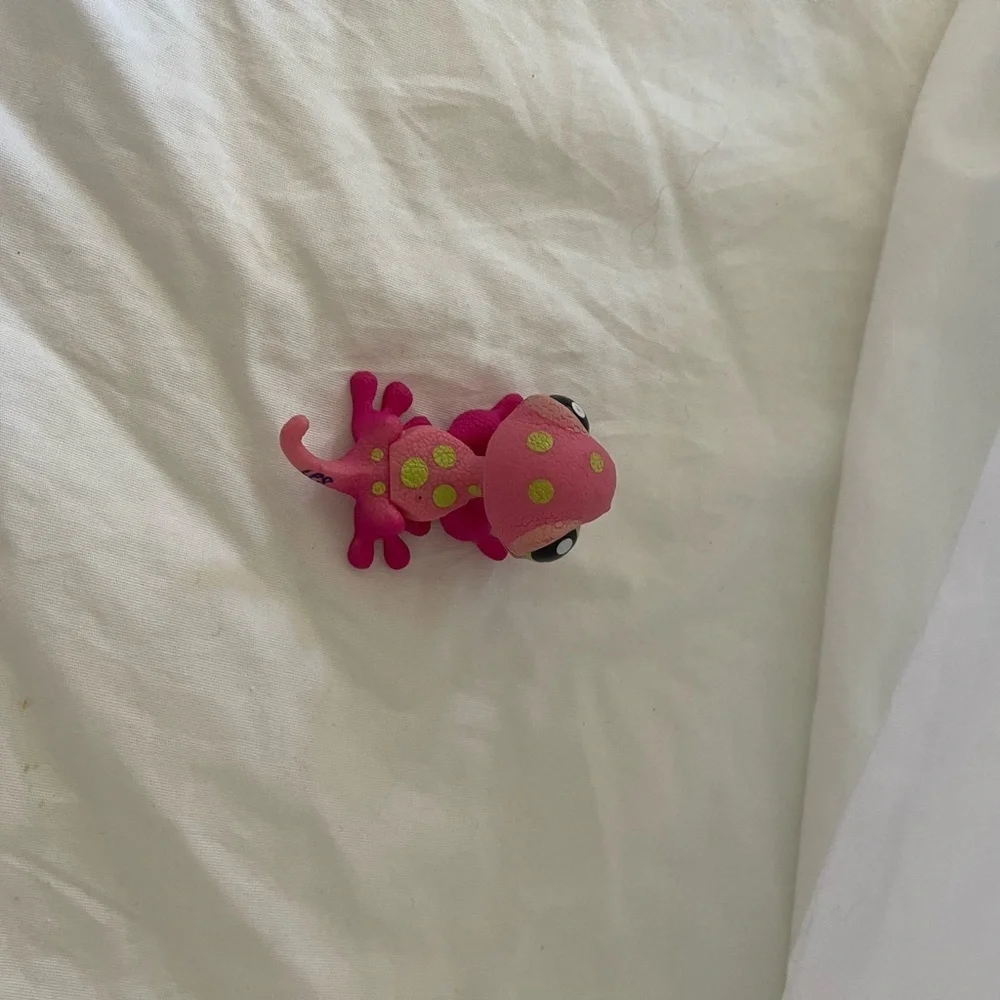 Littlest Pet Shop #1455 Pink & Green Gecko Lizard